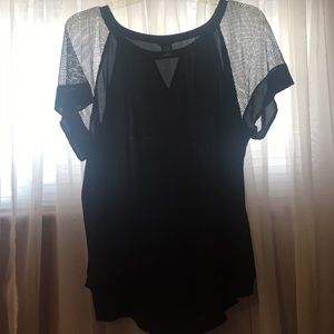 Torrid Size 2X Fishnet Black T-Shirt